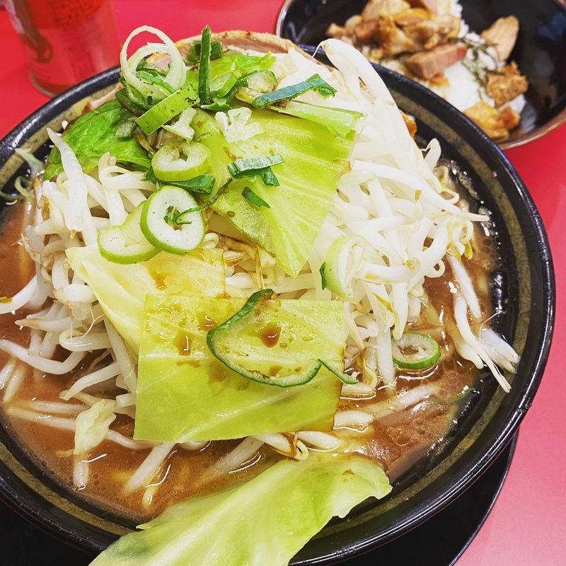 野菜ラーメン750+半チャーシューまぶし100(王道家直系IEKEI TOKYO)