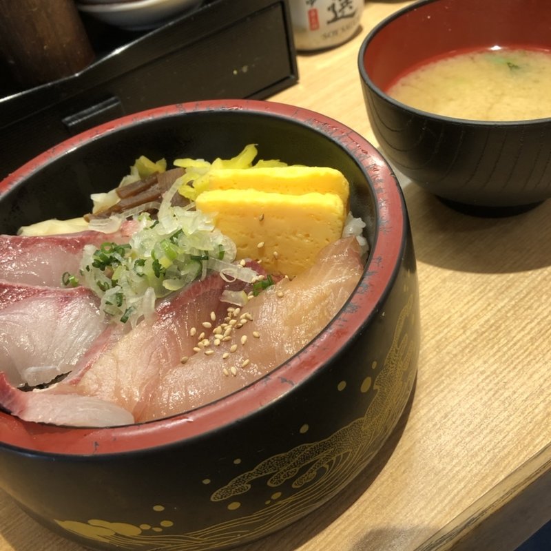 ぶり丼(すし台所家 三軒茶屋店)