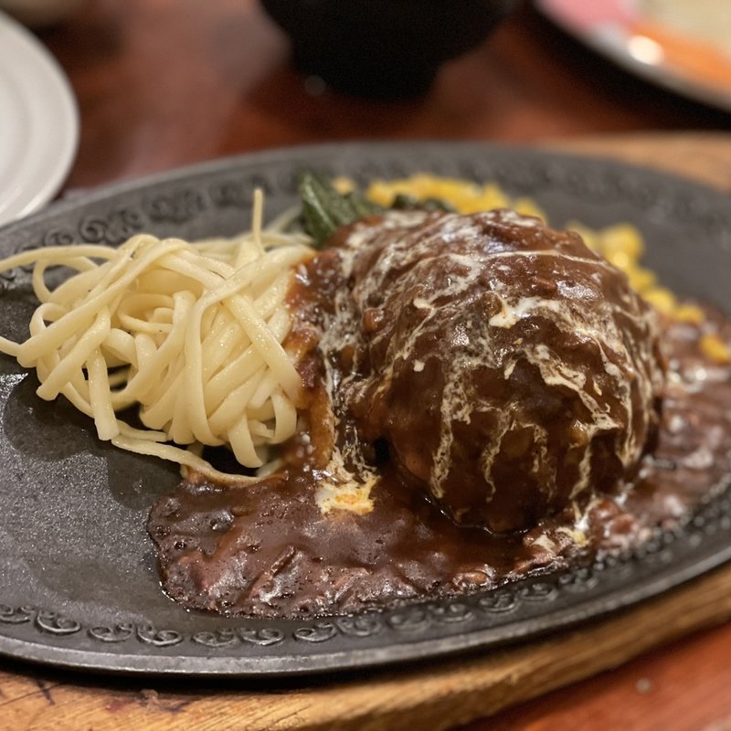 ロシア風ハンバーグ(モンブラン 浅草店 )