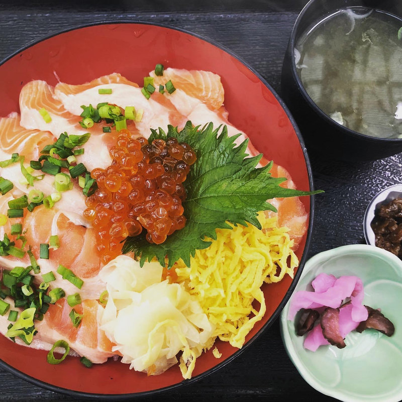 サーモンいくら丼(活き活き亭 )