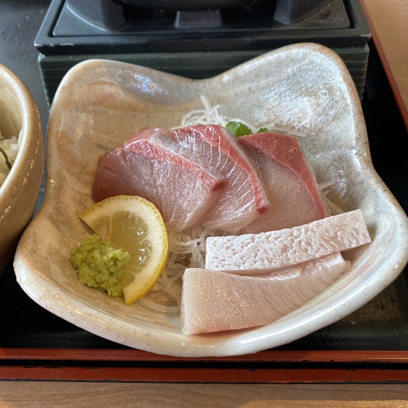 ぶりトロ刺身(ザめしや 伊丹南)