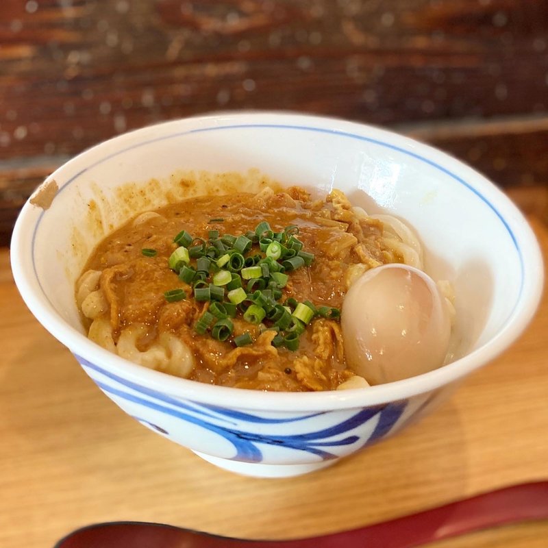カレーうどん（煮玉子トッピング）(ニューさがみや )