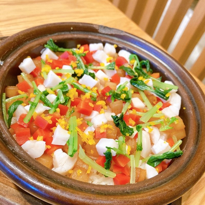 締めの炊き込みご飯(e.)