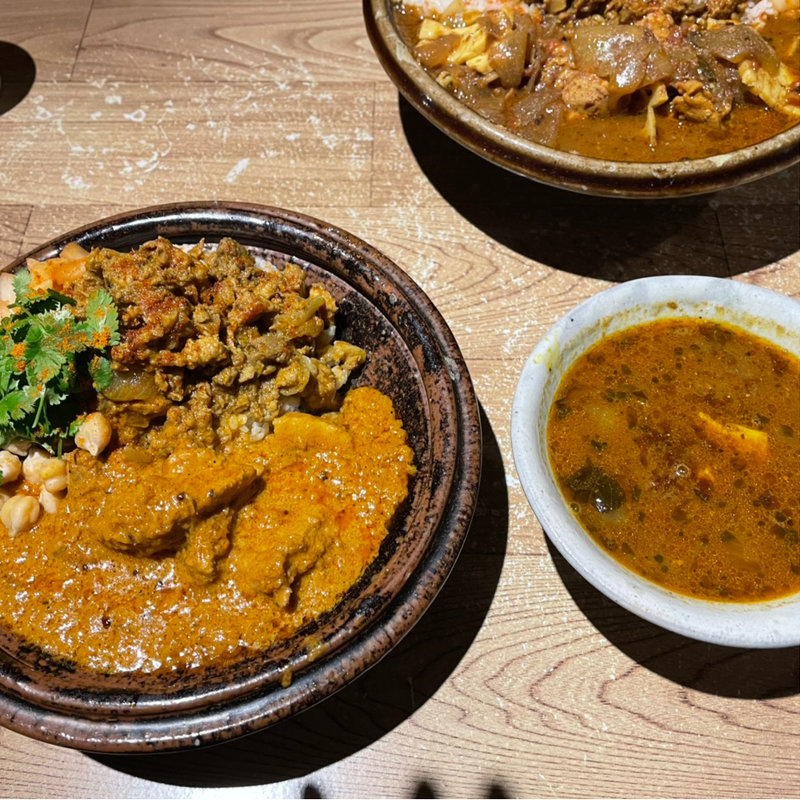 ポークビンダルーとキーマの二種あいがけ(スパイスポスト （SPICE POST）)