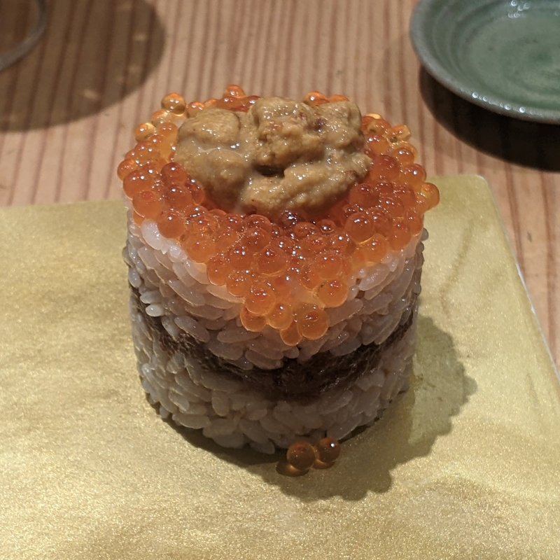 極みユッケと雲丹いくらのミルフィーユ(スシエビス 恵比寿本店)