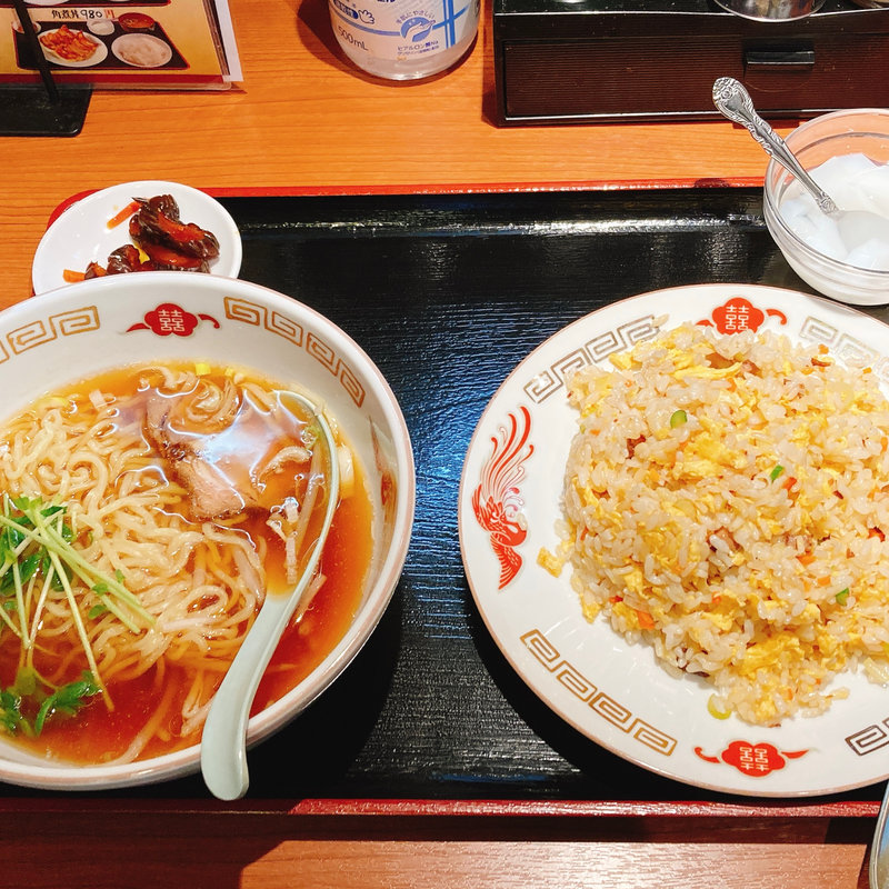 五目チャーハンと半ラーメン(福家)