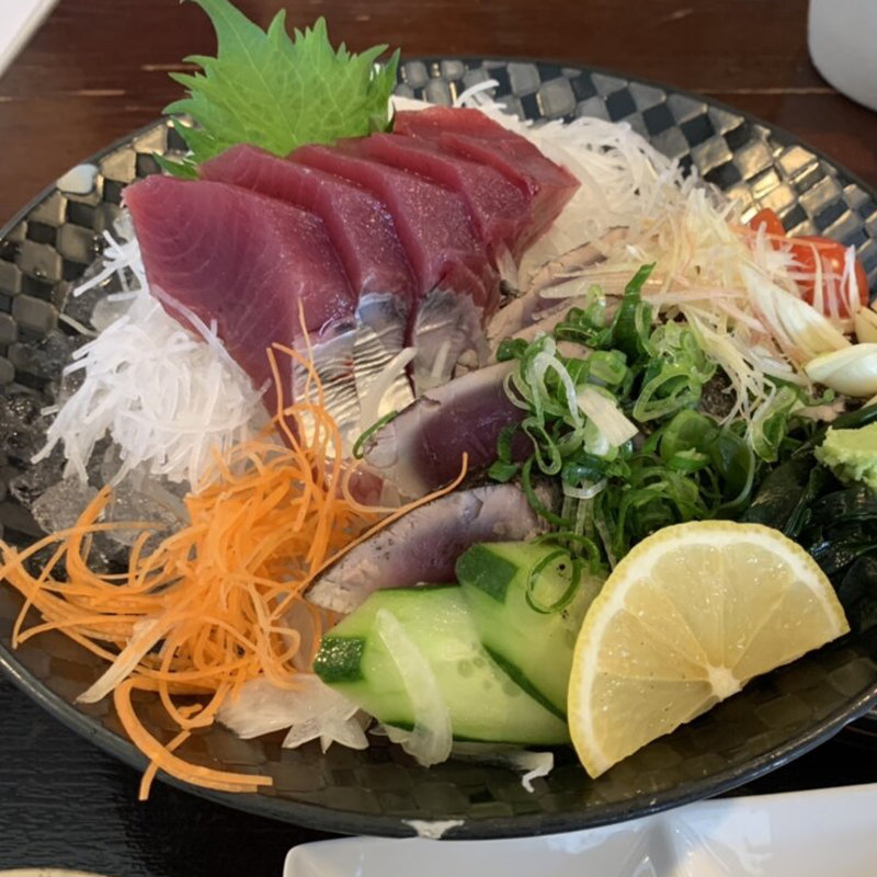 鰹の刺身&タタキ定食(市場レストラン西村商店)