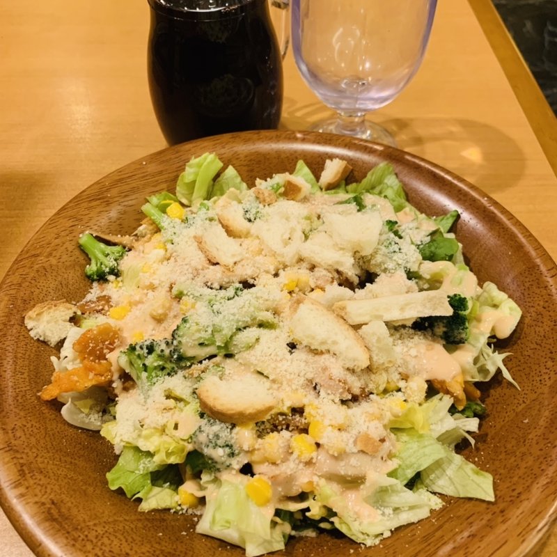 ピリ辛チキンのシーザーサラダ(サイゼリヤ 荒川区役所前店)