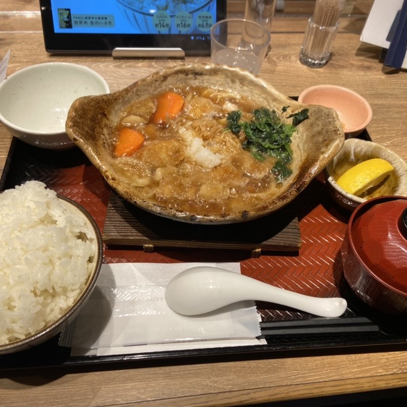 チキンかあさん煮定食(大戸屋 八王子店 )
