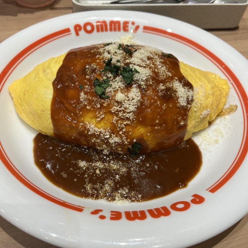 チーズ入りハヤシソースオムライス(ポムの樹 イオンモール長久手店)