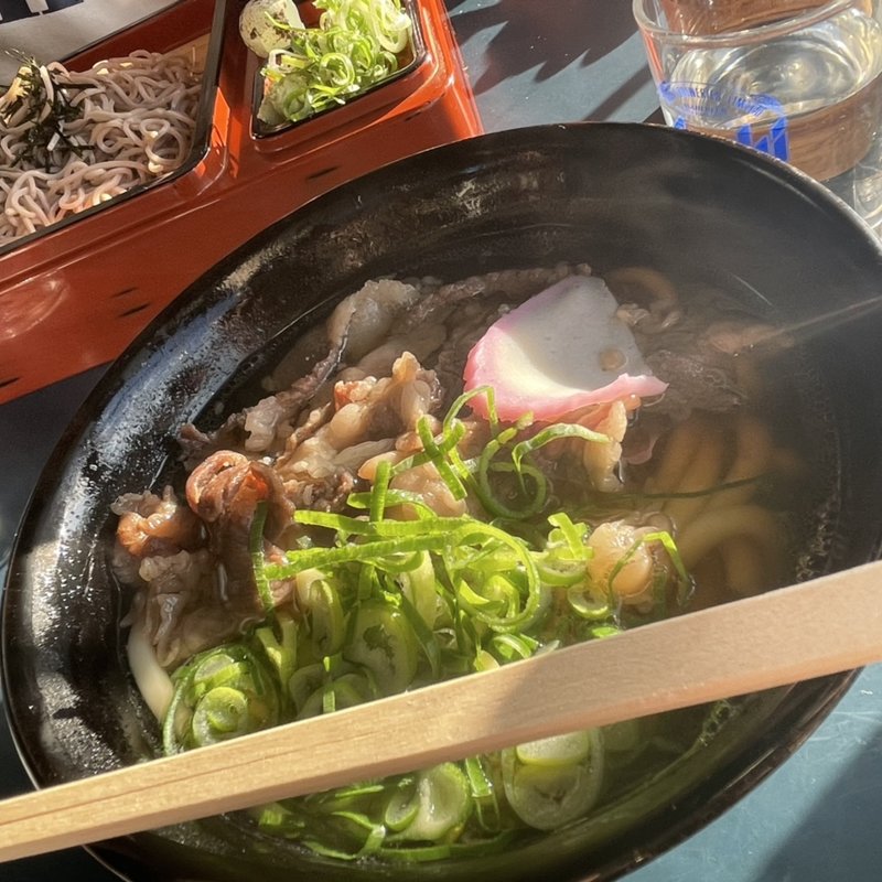 肉うどん(衣掛茶屋 （キヌガケチャヤ）)