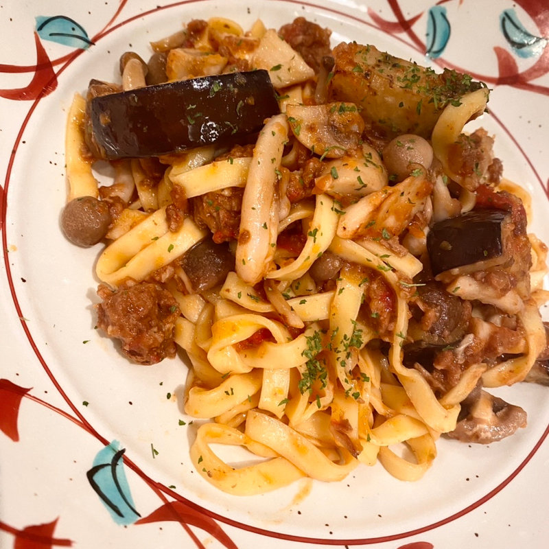 米ナスといろいろきのこのボロネーゼ(壁の穴 梅田HEPナビオ店)