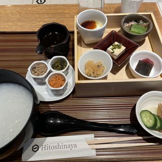 白粥(ヒトシナヤ （Hitoshinaya）)