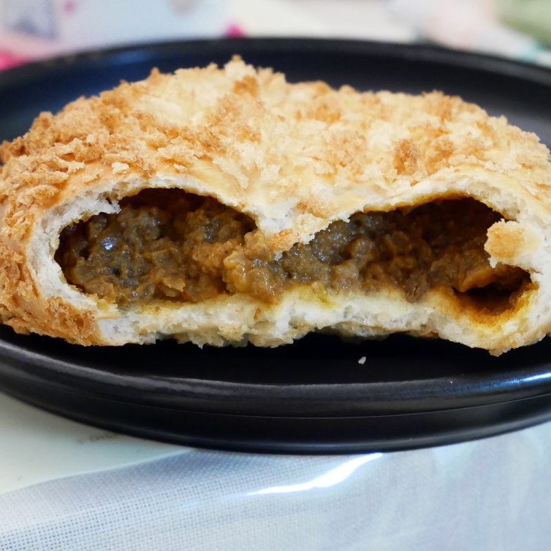 マッシュポテトの焼きカレーパン(ｅｇｇｃｅｌｌｅｎｔ ＢＡＫＵＲＲＹ)