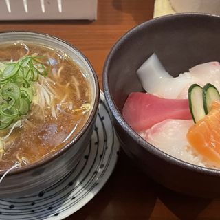 海鮮丼 小ラーメンセット(げんこつ屋)
