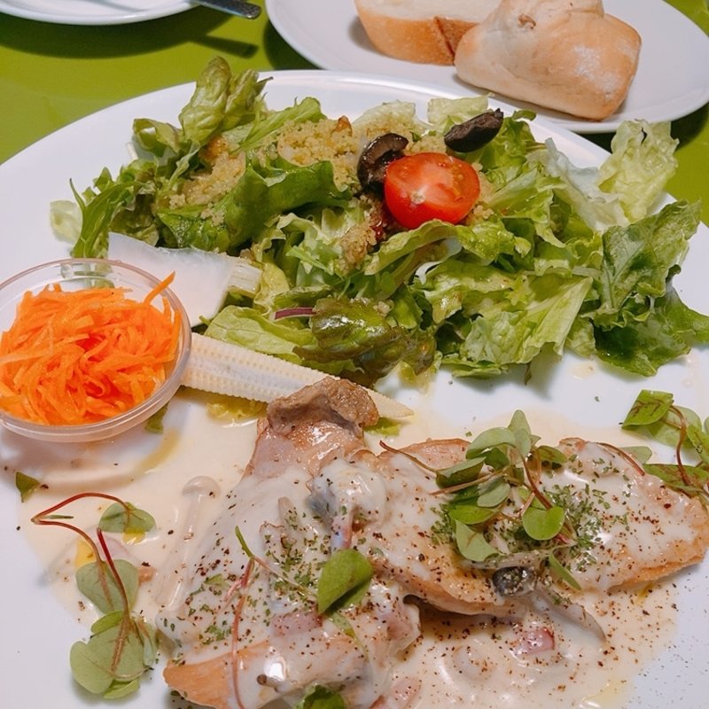 お肉のプレートランチ(SUZU CAFE グランドタワー )