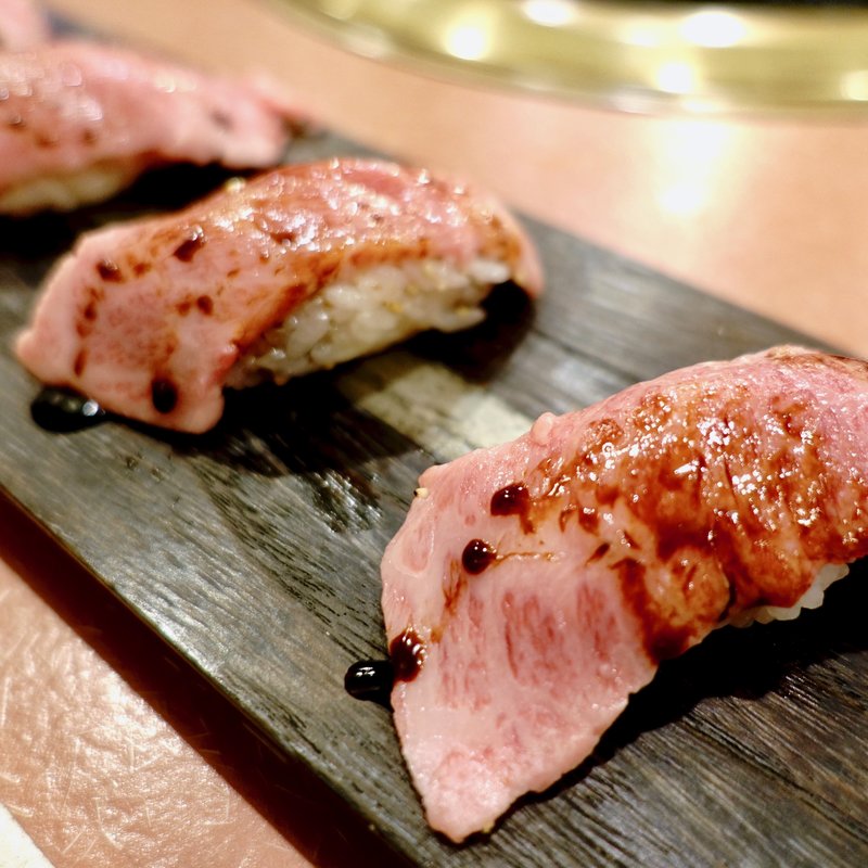 霜降り牛の握り(楽天王 （ラクテンオウ）)