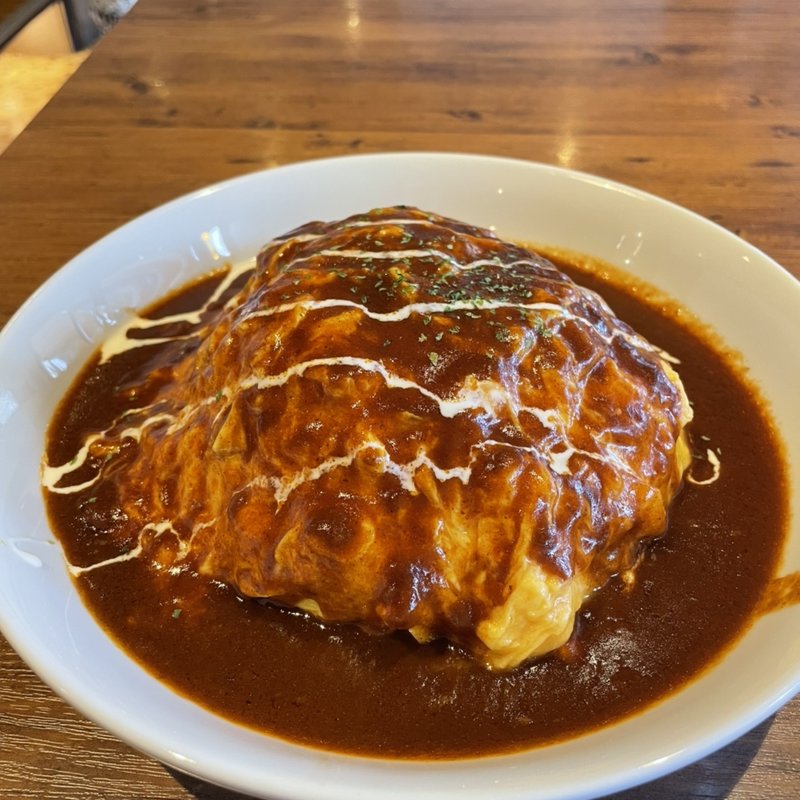 たっぷりチーズのふわふわ帽子のオムライス(ベビーフェイスプラネッツ大蔵谷店)