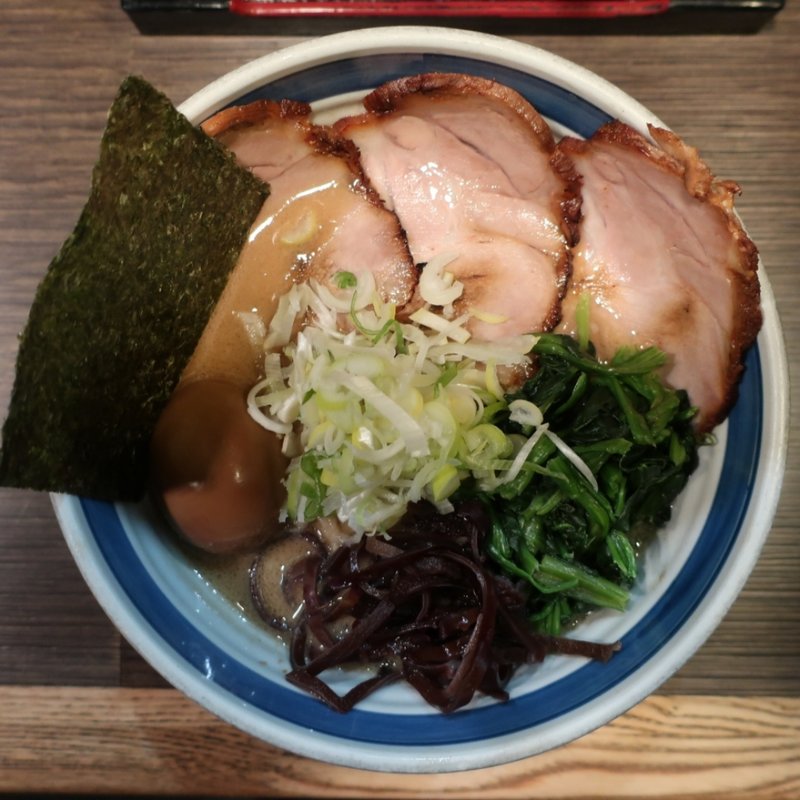 こってり特製ら～麺白(戯拉戯拉 （ギラギラ）)