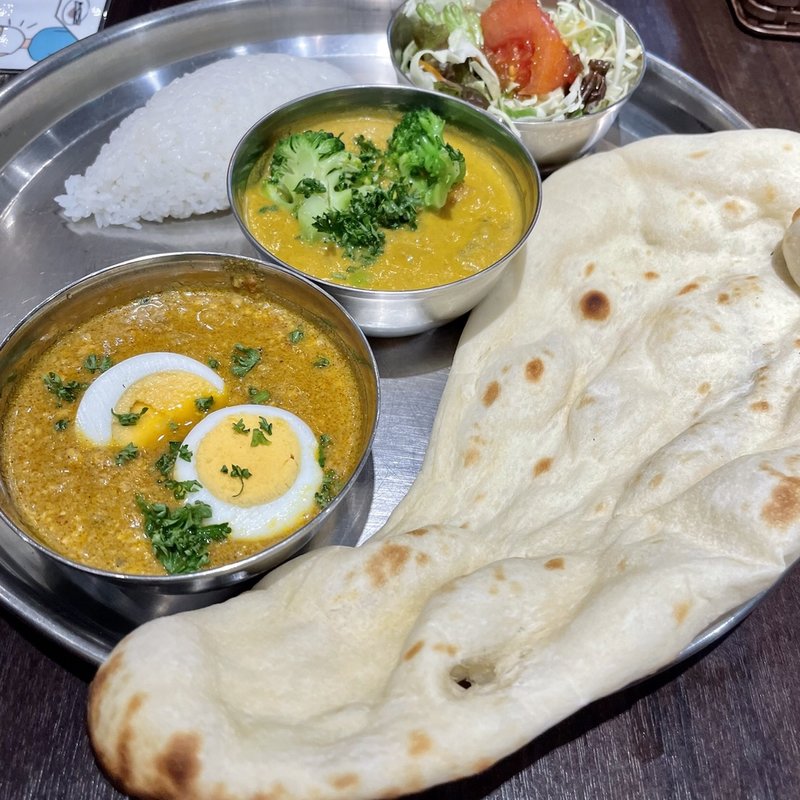 日替わり2種類カレーセット(ビストロひつじや 神田店)