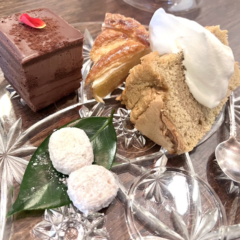 三種のスイーツ盛り(ジゅんべりー Cafe)