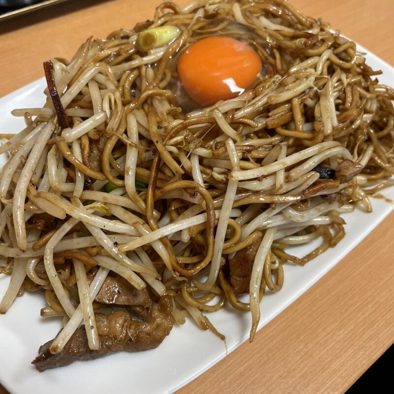 生卵入りやきそば(三久 )