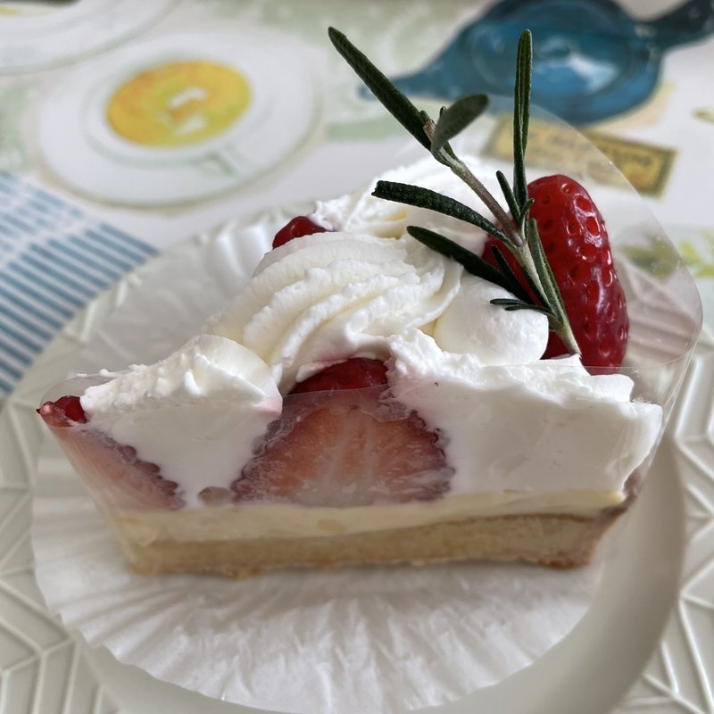 生クリーム&いちごタルト(choueccha)
