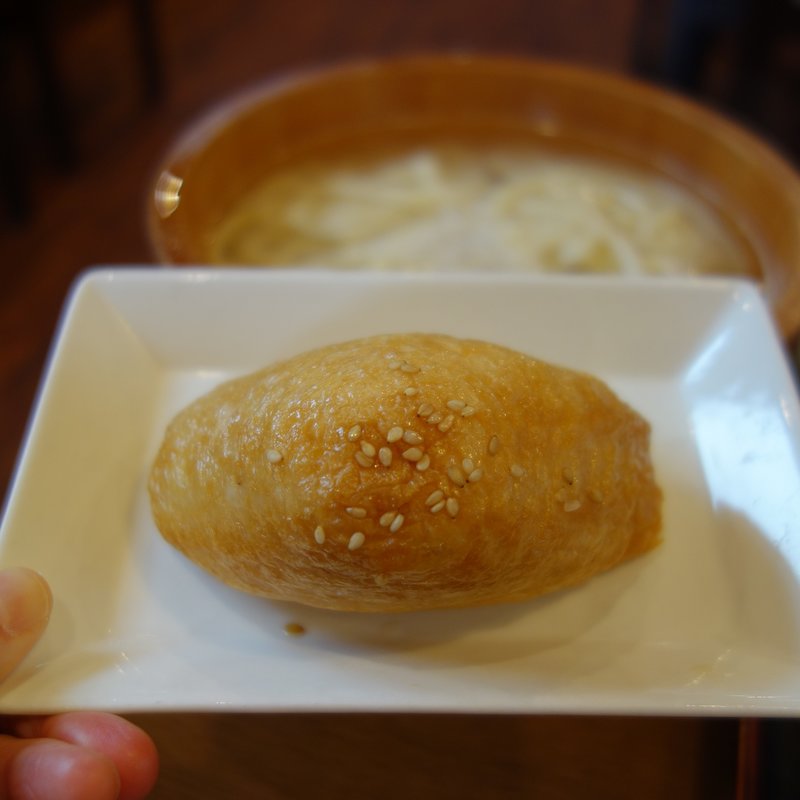 ジャンボいなり(庄内のうどん王国)