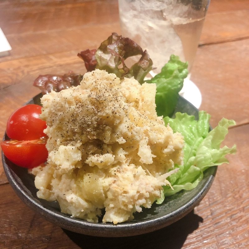 衣のポテサラ(小料理 衣)