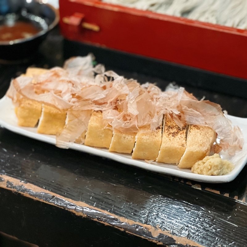 栃尾油揚げ納豆入り(須坂屋そば 新潟駅前店 （すざかやそば）)