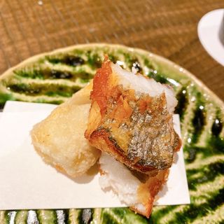 揚げ物　海老芋と太刀魚と真魚鰹(炭焼 芹生)