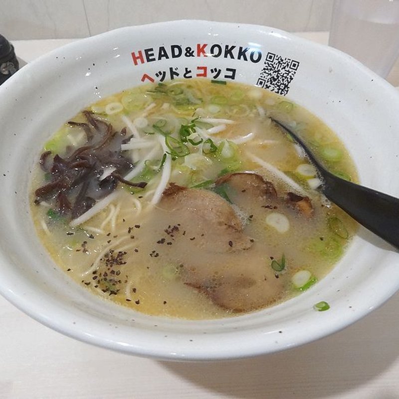 豚骨ラーメン(ヘッド&コッコ)