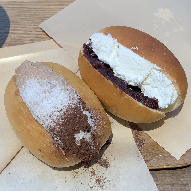 タップリッチコッペ(パンの田島　西荻窪店)