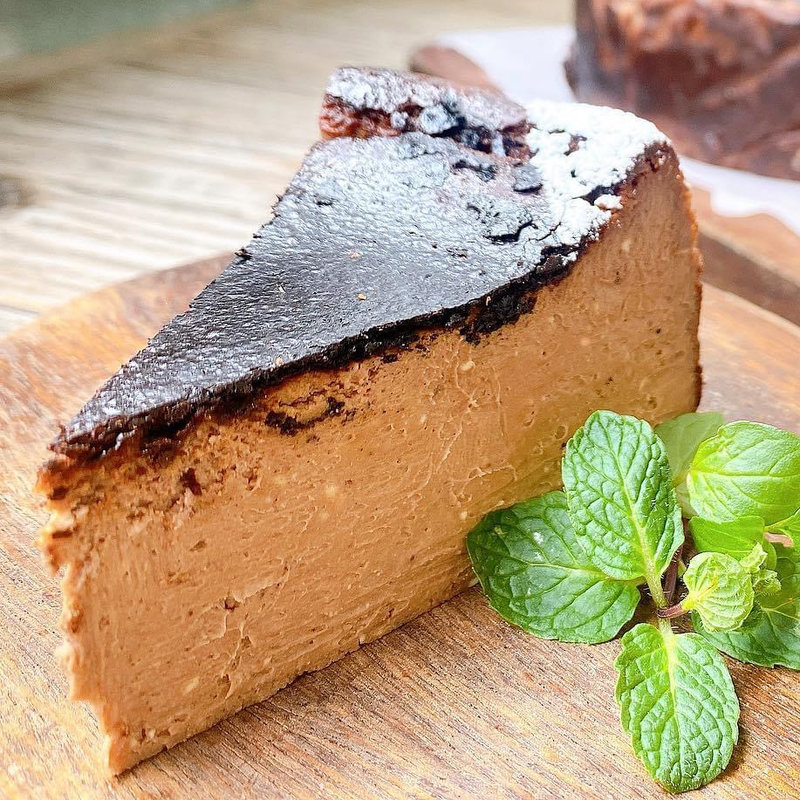 濃厚ガトーバスクチーズケーキ( TOLO COFFE&BAKERY(トロ コーヒーアンドベーカリー))