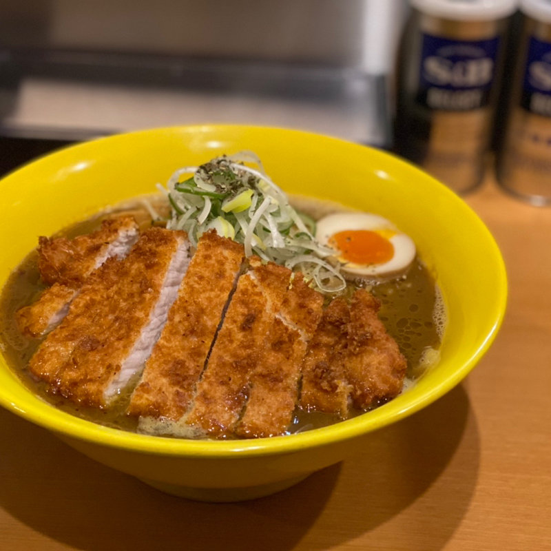 黄色いカツ(麺屋 すずらん)