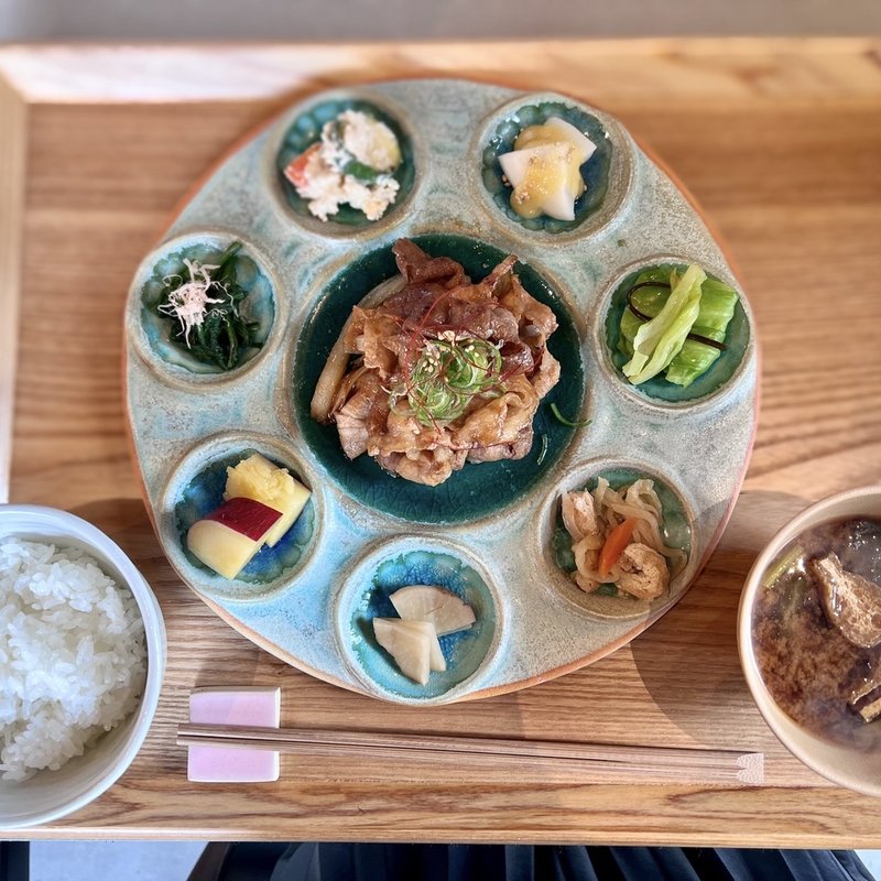 茶美豚生姜焼き定食(食卓堂)