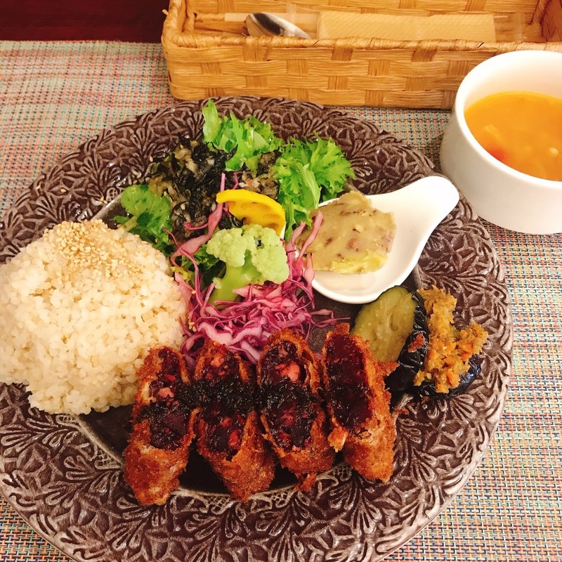 ビーツカツレツ(Vegan Cafe terra)