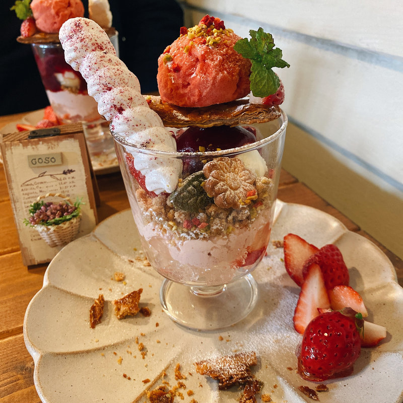 いちごパフェ(おやさいcafe COSO)