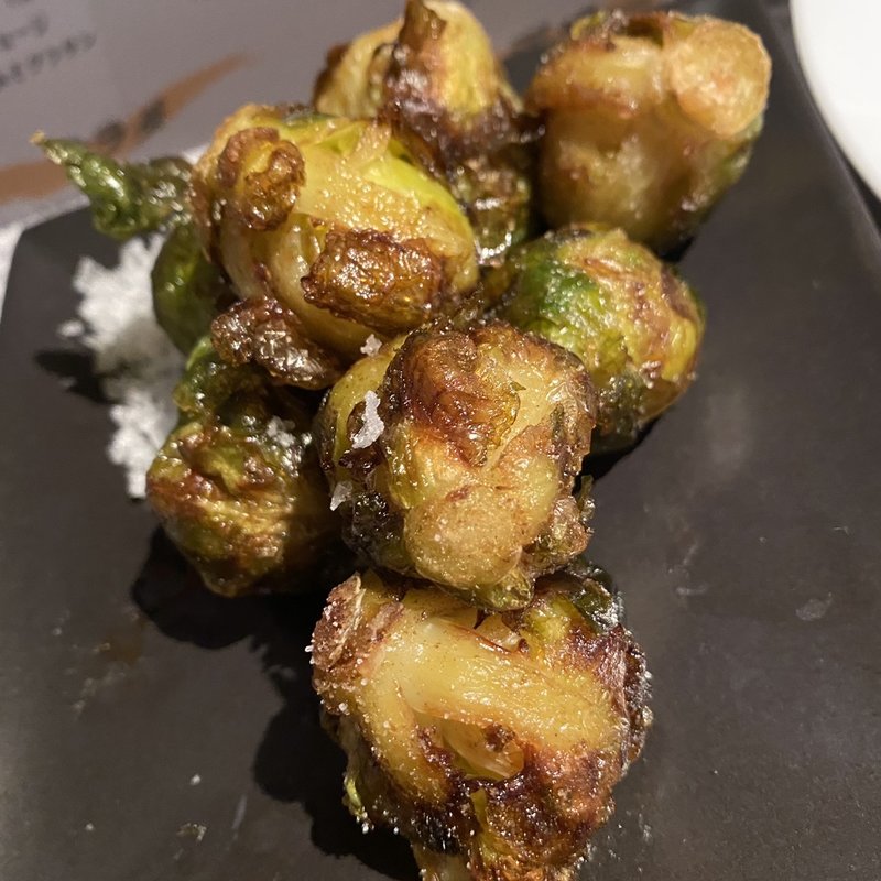 芽キャベツのフリット(大衆SAKEBARるぺーる)