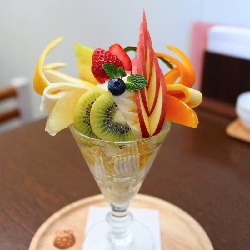 フルーツパフェ(てんとう虫。 )