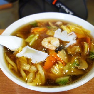 什景湯麺(スチンタンメン/五目そば)(中華料理 新華園)