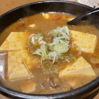 激辛とんび豆腐(もつ焼き　ばん　下北沢店)