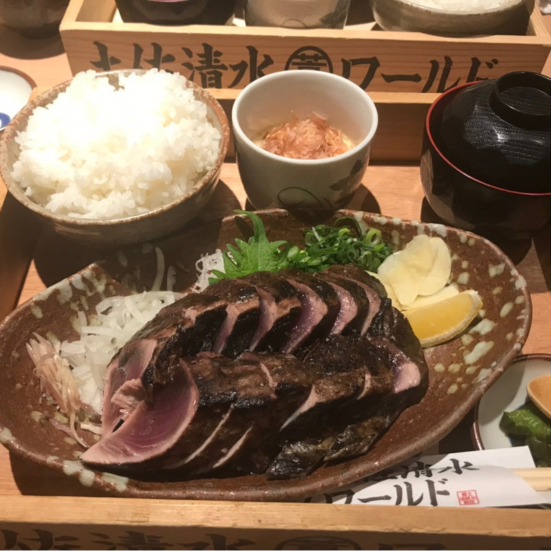 かつおの藁焼き定食　特大(土佐清水ワールド 上野店)