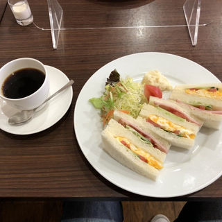 ミックスサンド(Toru Cafe （トール カフェ）)
