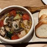 相生産カキのアヒージョ(串カツ研究所さくさく亭 福島店)