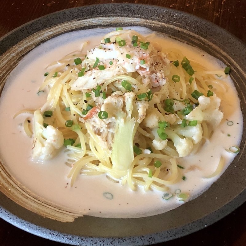 本ズワイガニと旬の野菜の和風クリームパスタ(カフェ・ド・ラパン )