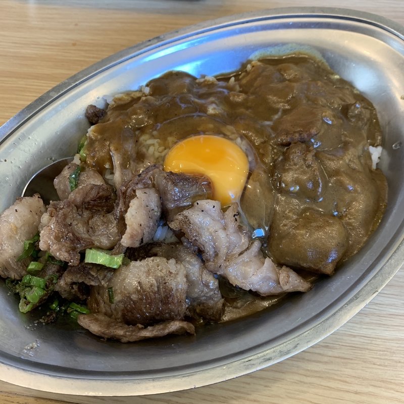 スタミナカレー 大盛り(スタミナ中華ソバ とみ坂)