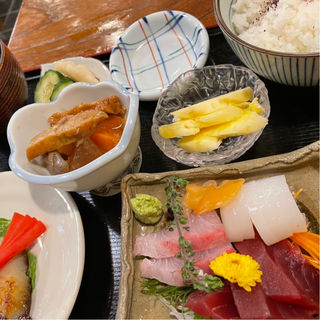 焼き魚と刺身定食(若奈寿司 )