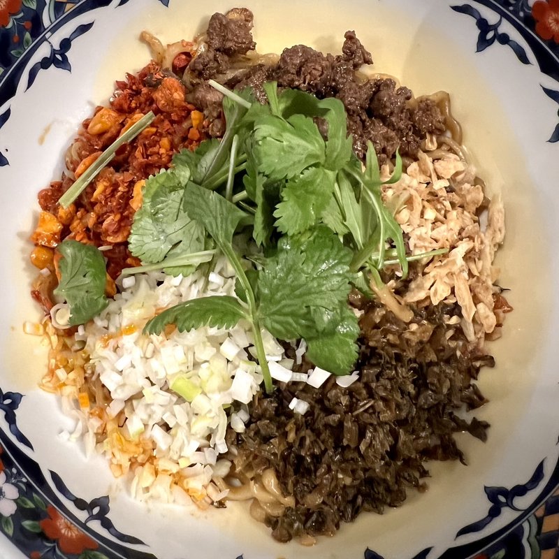 四川燃麺 (しせんらんめん)(お酒と中華 おいる)