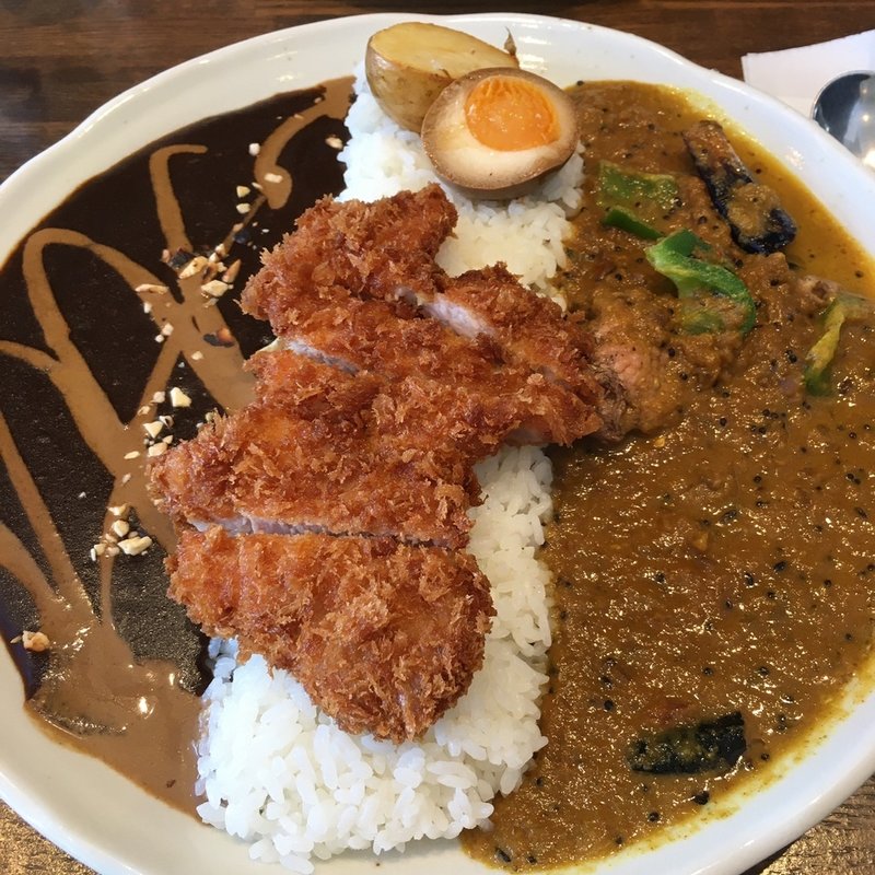 カツカレー(立ち食いカレー ゴッホ)